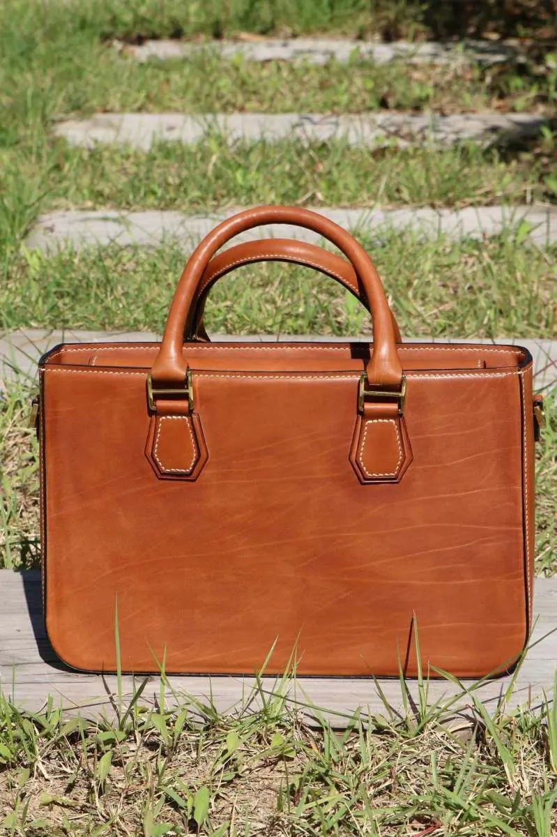 Leather handbag restored to as new condition by Leathermend
